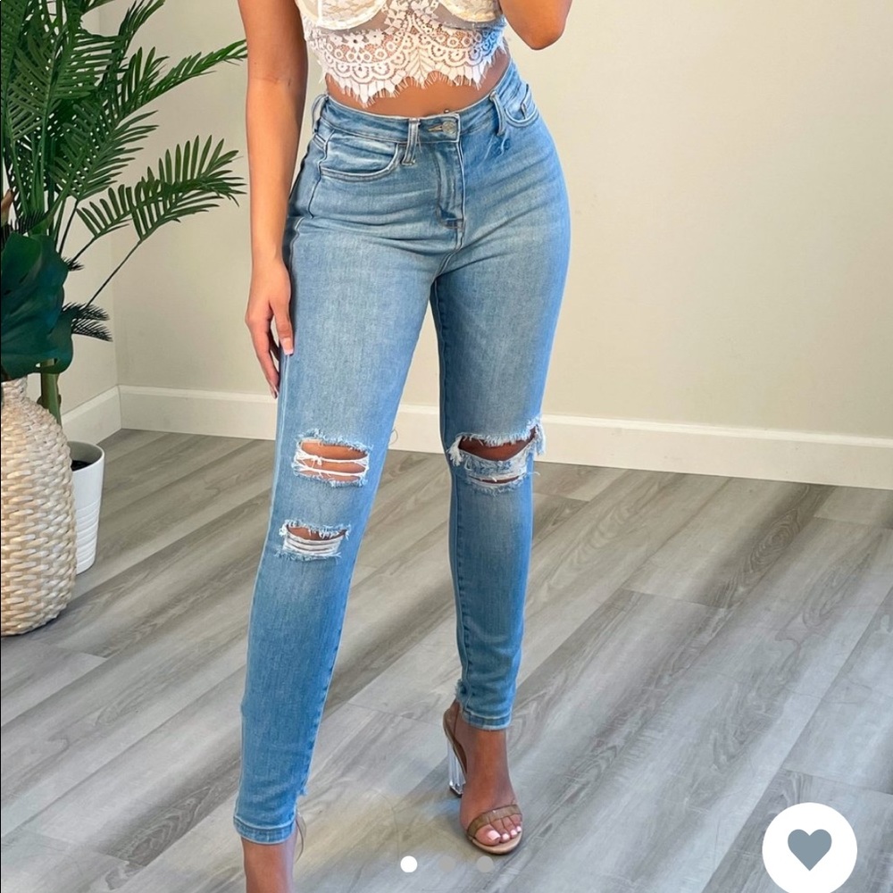 High Waisted Jeans